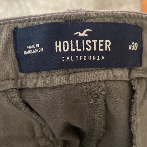HOLLISTER KHAKI SHORTS W30 - Picture 3 of 3